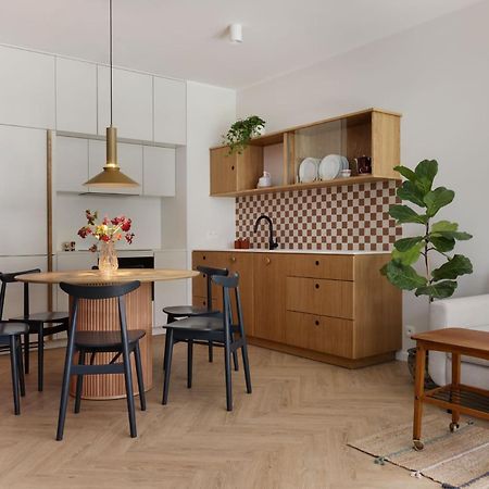 Solidarnosc Three Bedrooms & Garden Apartment Гданск Екстериор снимка